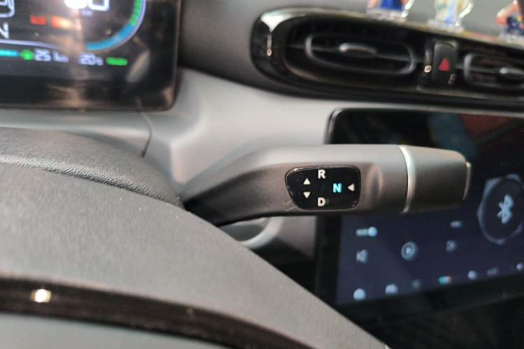 Used Leapmotor T03 2024 310 Comfort Edition Gear Lever