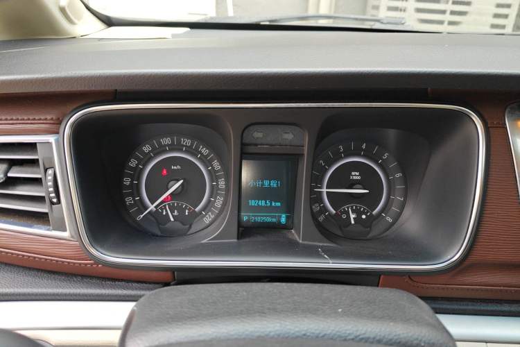 Used Buick GL8 2017 25S Luxury Version China V Standard Instrument Cluster