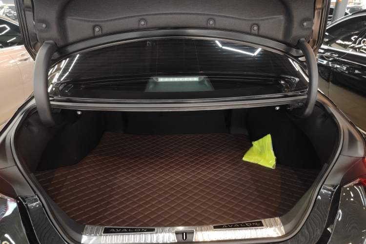 Used Toyota Avalon 2024 Dual-Motor 2.0L Luxury Edition
