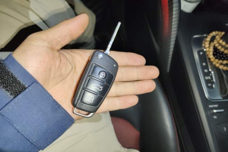 Used Audi Q2L 2018 35 TFSI Fashion Dynamic Version China VI Emission Standard Vehicle Key