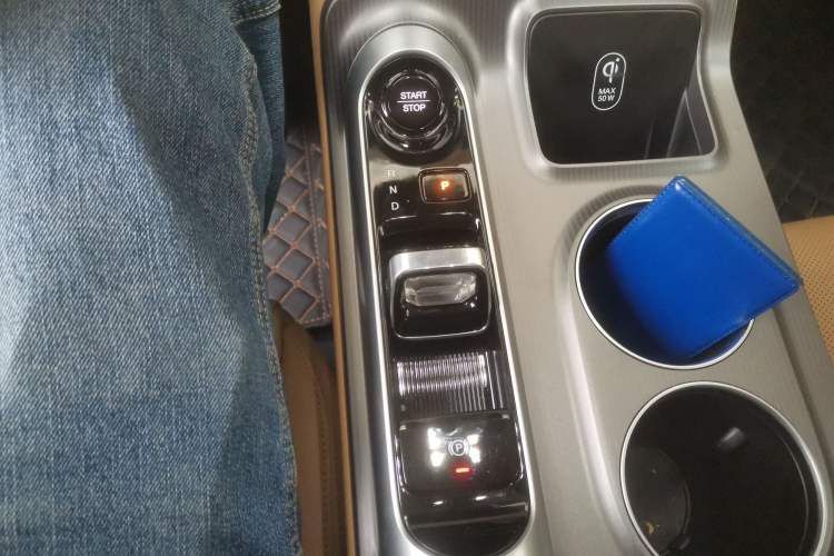 Used GAC Trumpchi E8 New Energy 2024 150km MAX Gear Lever