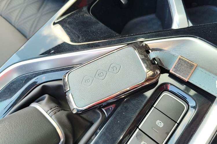 Used Wuling Asta 2022 2.0L DHT Electric-Speed Version