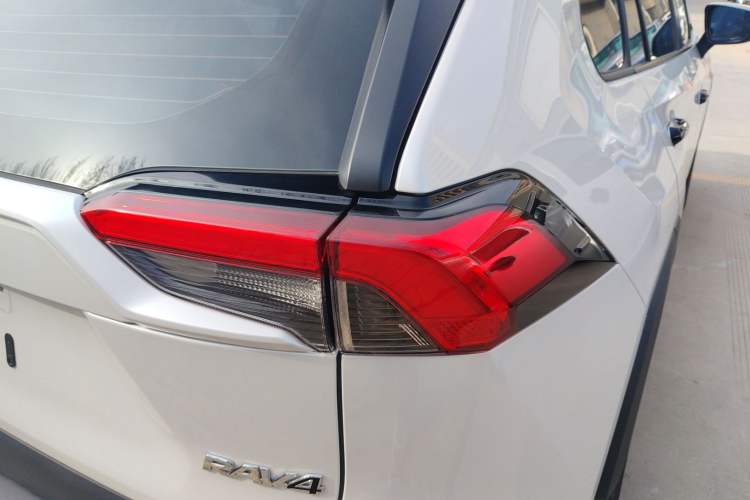 Used Toyota RAV4 2023 2.0L CVT Two-Wheel Drive Fashion Plus Edition
