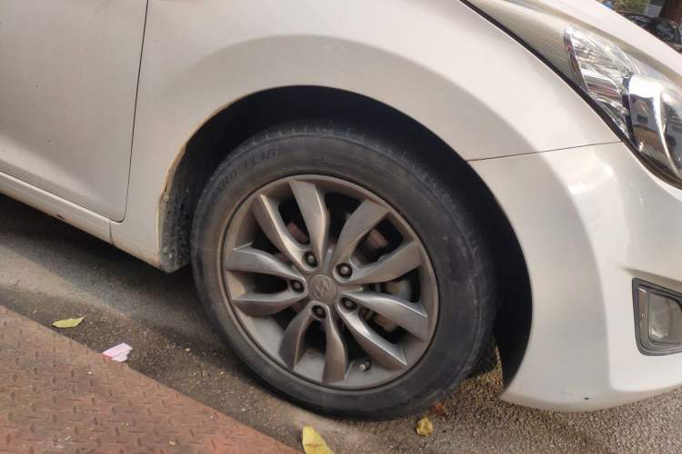 Used Hyundai Elantra (5th Generation / Langdong) 2015 1.6L Automatic Fashion Model