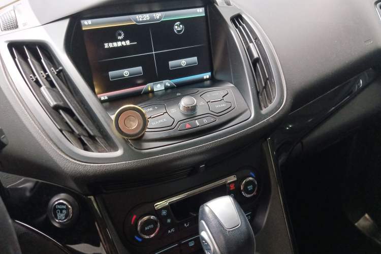 Used Ford Kuga 2015 2.0L GTDi Four-Wheel-Drive Sport Model
