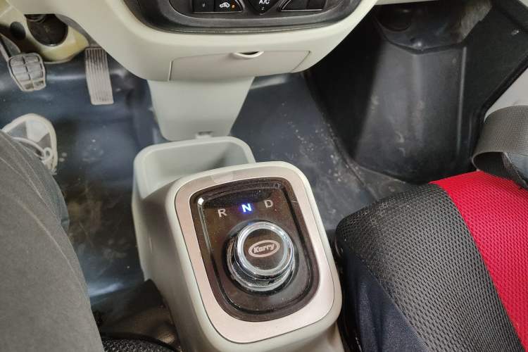 Used Karry Youyou EV 2022 SQR5037 Comfort-Style Van
