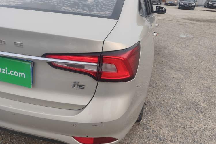 Used Roewe i5 2020 1.5L Manual 4G Connect Leehao Flagship Edition
