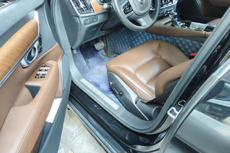 Used Volvo S90 2020 T5 Zhiyi Luxury Edition
