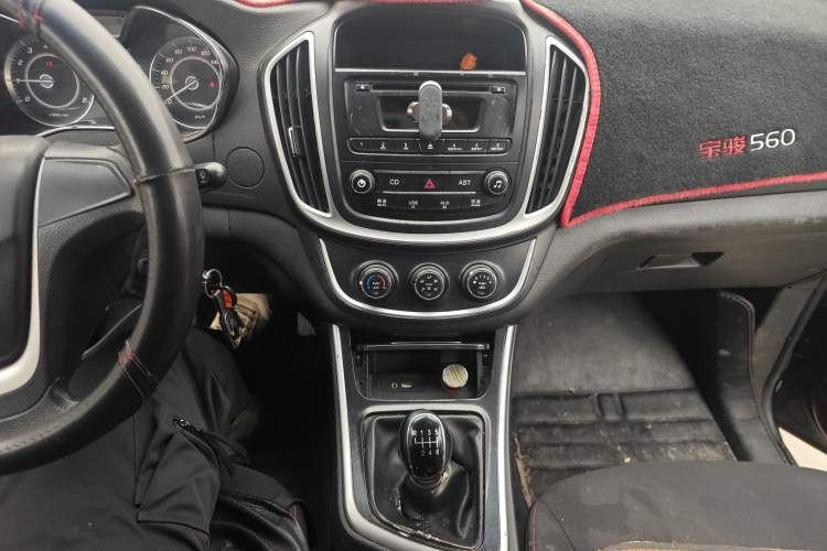 Used Baojun 560 2016 1.8L Manual Comfort Edition
