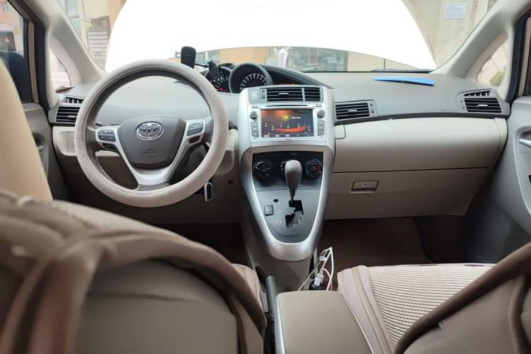 Used Toyota Verso 2014 Starlight 180E CVT Elite Edition