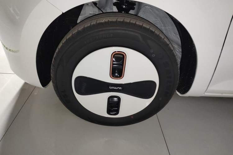 Used CHANGAN NEVO Lumin 2026 Model Treasure Edition 205km Passionate Beige Ningde Left Front Wheel Hub