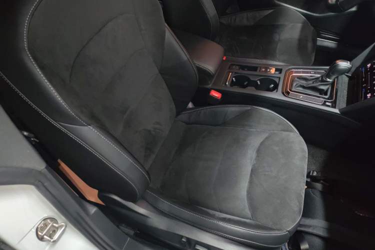 Used Volkswagen FAW-Volkswagen CC 2021 330TSI Ignite Edition Right Front Seat