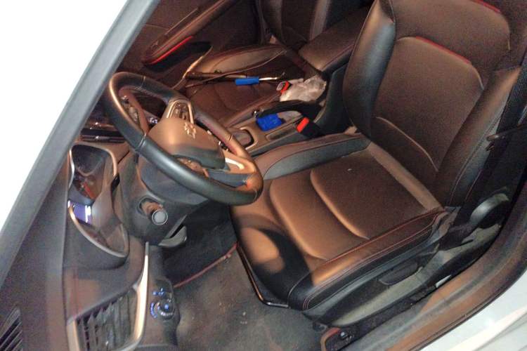 Used Chevrolet Monza 2020 Light Hybrid RS 330T Automatic Comfort Edition Left Front Seat