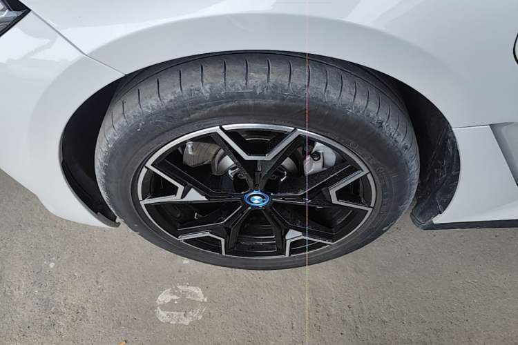 Used BMW i3 2023 eDrive 40 L Midnight Edition
