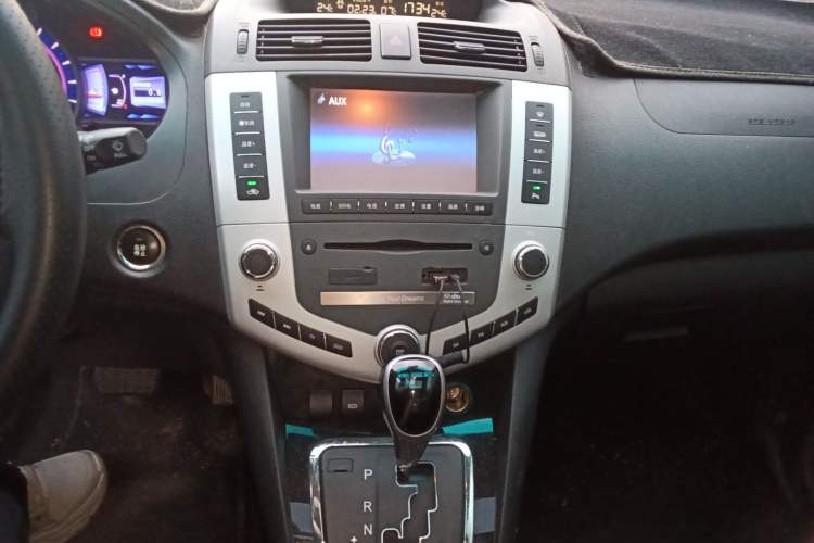 Used BYD S6 2014 2.4L Automatic Prestige 5-Seater