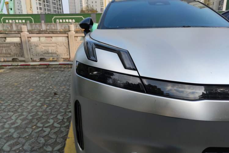 Used Lynk & Co 08 EM-P 2023 120km Long-Range Halo