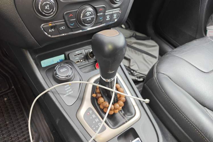 Used Jeep Cherokee 2017 2.4L Superior Edition
