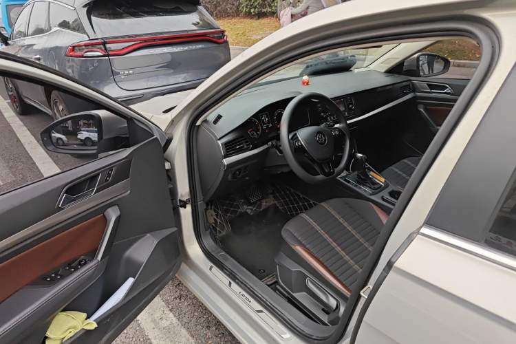 Used Volkswagen Lavida 2018 280TSI DSG Comfort Edition China V Standard Driver Seat