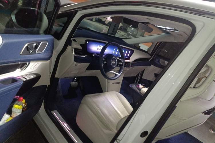 Used Buick Century 2023 2.0T Six-Seater Yinshi Edition Driver Seat