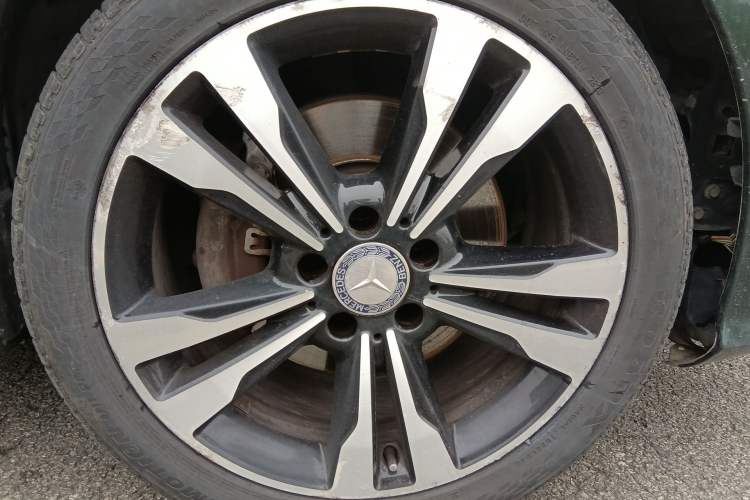 Used Mercedes-Benz E-Class 2015 E 200 L Sport Edition Right Front Wheel Hub