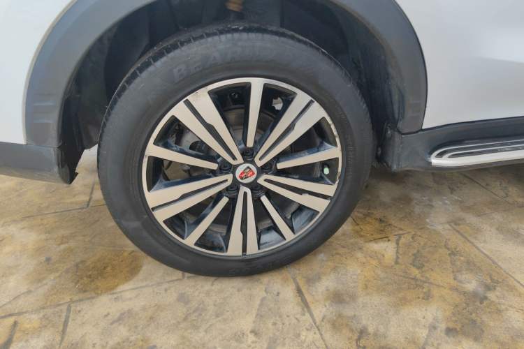 Used Roewe RX5 2019 20T Two-Wheel Drive Automatic 4G Connected Platinum Edition Right Rear Wheel Hub