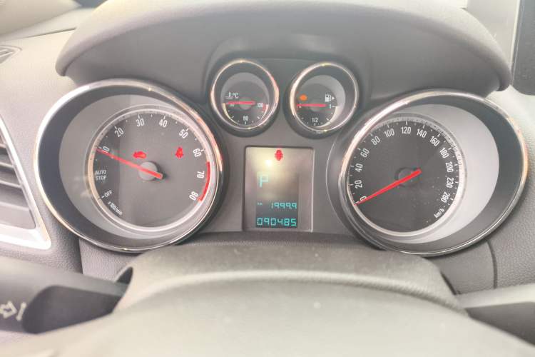 Used Buick Encore 2015 1.4T Automatic Two-Wheel Drive Urban Elite Version