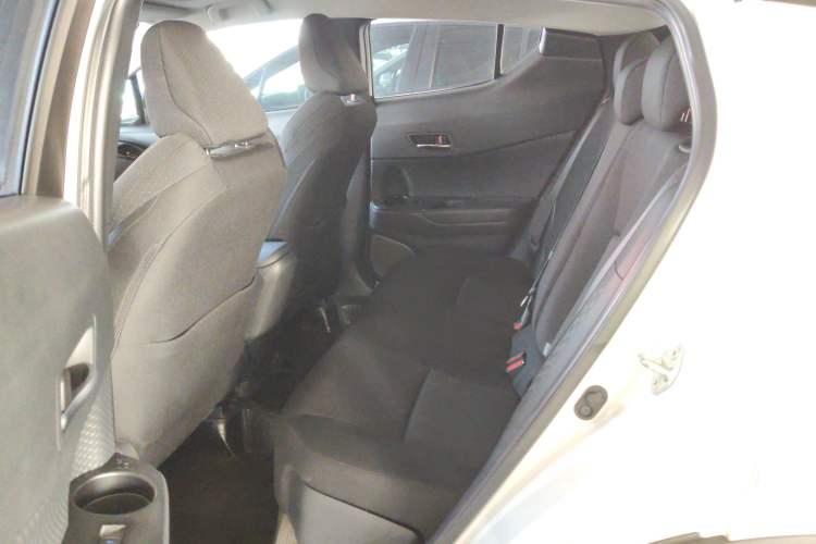 Used Toyota IZOA 2021 2.0L Enjoy Edition
