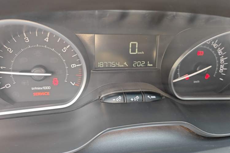 Used Peugeot 2008 2014 1.6L Manual Fashion Edition
