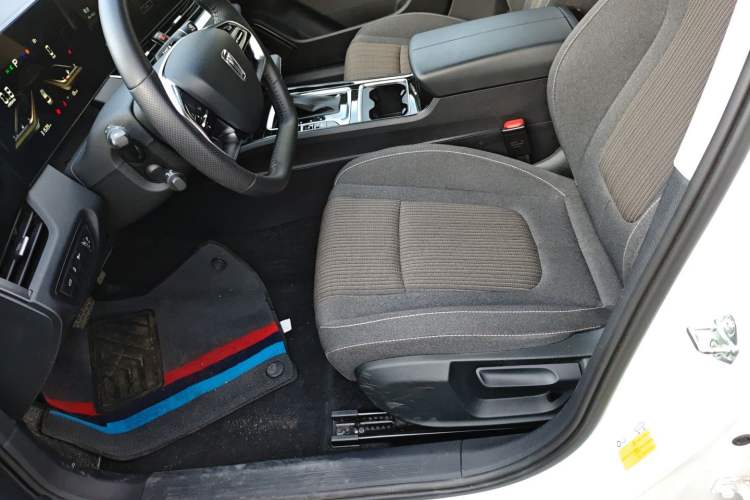 Used Bestune B70 2023 3rd Generation 1.5T Automatic Enjoyment Version 70th Anniversary Edition Left Front Seat