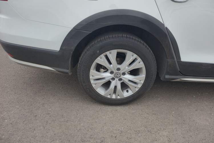 Used Volkswagen C-TREK 2017 230TSI DSG Comfort Version
