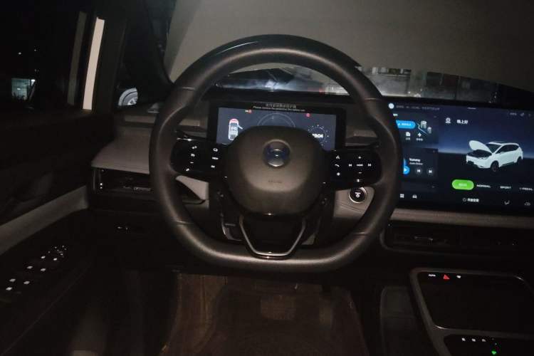 Used Hycan Z03 2022 430 km Range Trend Edition 135 kW 55.5 kWh
