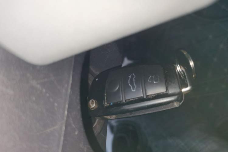 Used Chery QQ Ice Cream 2022 120km Conical Shape Lithium Iron Phosphate