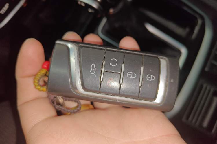 Used GAC Trumpchi GS8 2017 320T Two-Wheel Drive Luxury Smart Connectivity Version (7 Seats)