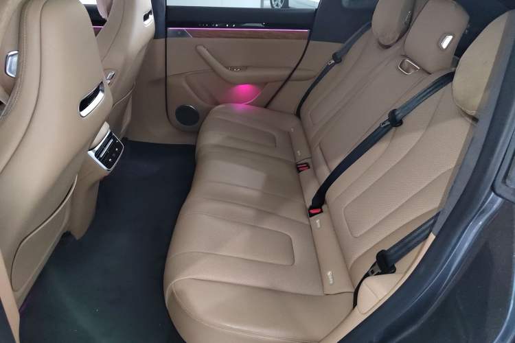 Used Hima Luxeed R7 2024 All-Electric 736 km Ultra Left Rear Seat