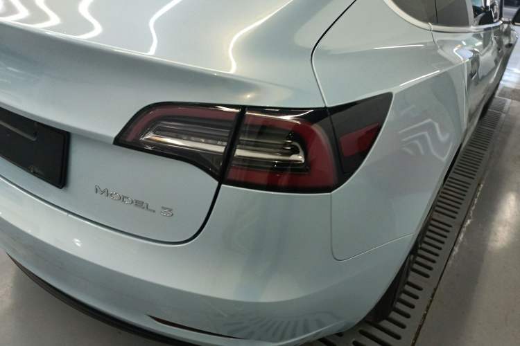 Used Tesla Model 3 2020 Standard Range Rear-Wheel Drive Upgraded Version Right Rear Taillight