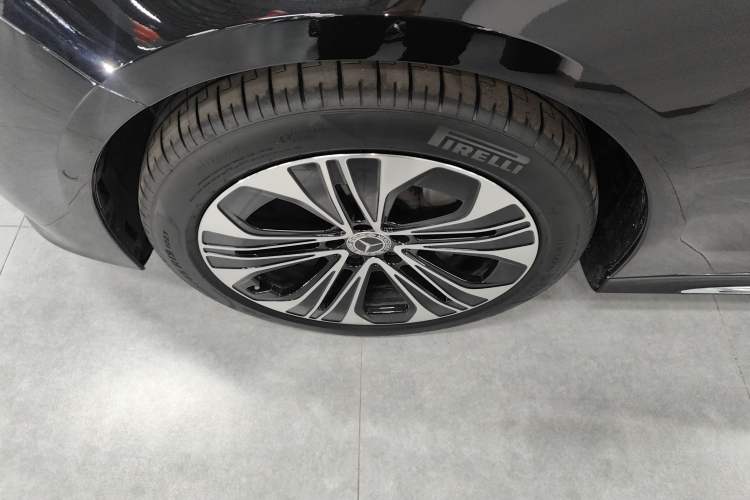 Used Mercedes-Benz E-Class 2025 Facelift E 300 L Luxury Edition