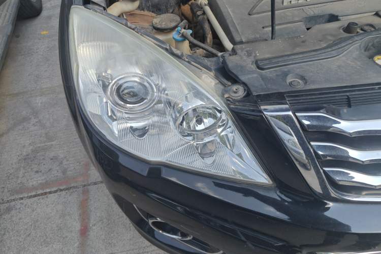 Used Haval H6 2016 Upgraded Model 1.5T Manual 4x4 Elite Version Right Front Headlight