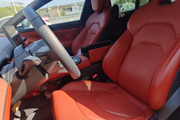 Used Xiaomi Auto SU7 2024 Four-Wheel Drive Ultra-Long Range Advanced Intelligent Driving Max Edition
