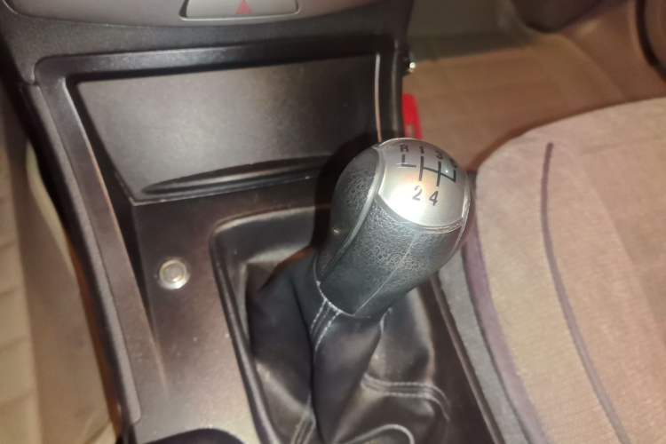 Used Bestune B50 2013 1.6L manual Partner Edition Gear Lever