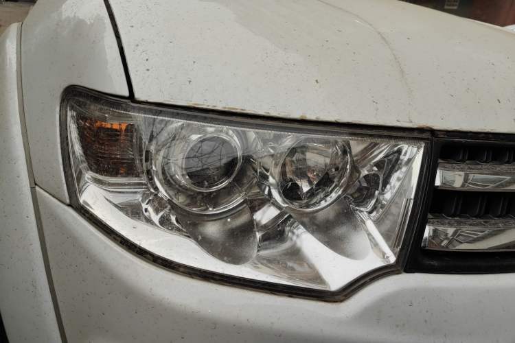 Used Mitsubishi Pajero Sport 2013 3.0L Automatic 4x4 Flagship Edition Exterior 6