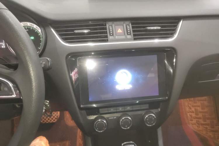 Used Skoda Octavia 2019 1.5L Automatic Smart Drive Luxury Edition China VI Standard