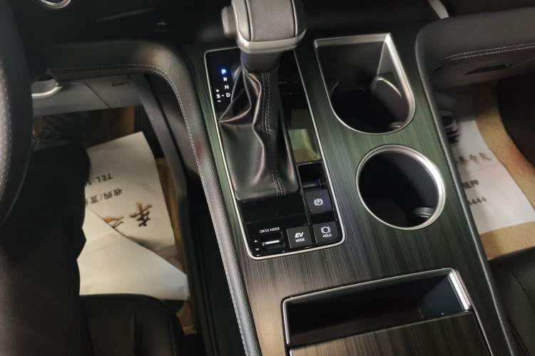 Used Toyota SIENNA 2023 2.5L Hybrid Deluxe Edition