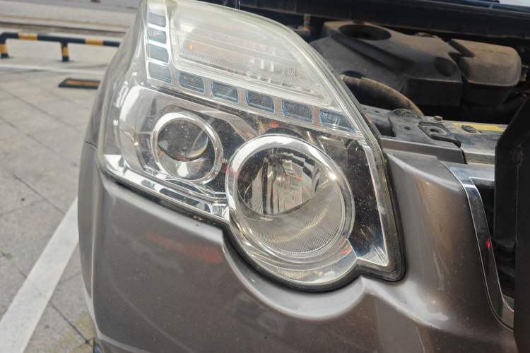 Used Nissan X-Trail 2012 2.5L CVT Luxury Edition 4WD Right Front Headlight