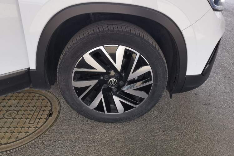 Used Volkswagen Tayron 2023 280TSI Two-Wheel-Drive Luxury Plus Advanced Version Right Front Wheel Hub