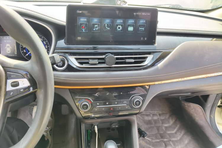 Used CHANGAN Eado DT 2018 1.6L Automatic Smart Enjoyment Model Audio And AC Panel