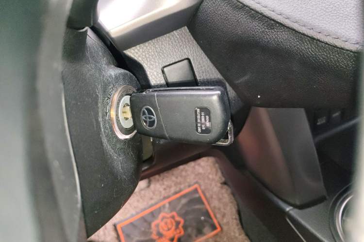 Used Toyota RAV4 2016 2.0L CVT Two-Wheel Drive Urban Edition China V Standard