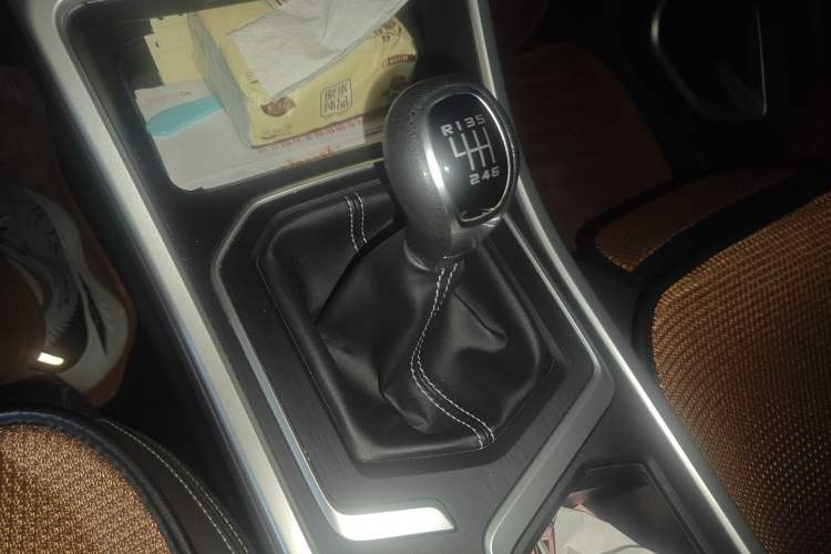Used Geely Auto Vision X6 2020 1.4T Manual Luxury Model Gear Lever