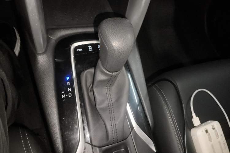 Used Toyota Corolla Cross 2023 2.0L Elite Edition Gear Lever
