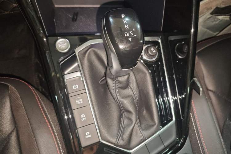 Used Volkswagen Tayron 2022 280TSI Two-Wheel Drive Luxury Smart Connectivity Version
