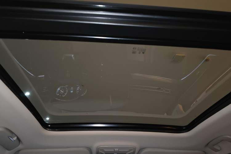 Used Hongqi HS5 2022 Facelifted Version 2.0T Smart Connect Flagship All-Wheel-Drive Edition Headliner